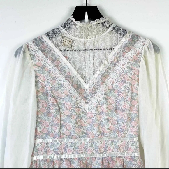 Gunne Sax Dresses & Skirts - Gunne Sax Pink and White Bishop Sleeve Maxi Dress